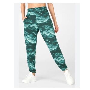 Fabletics Cloe Slim Sweat Pant in Crystal Waves
